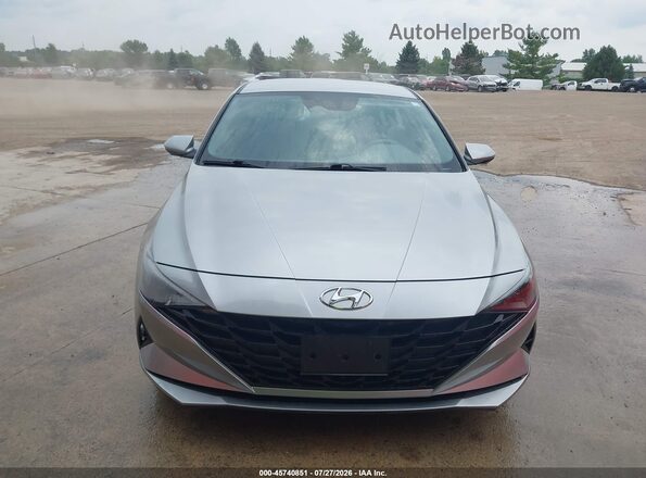 5NPLL4AG9MH042084 2021 HYUNDAI ELANTRA Silver Widok wnętrza z tyłu