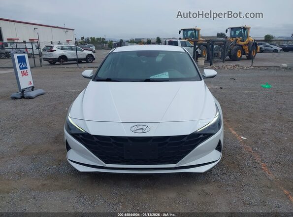 5NPLL4AG9MH049214 2021 HYUNDAI ELANTRA White Vista interior trasera