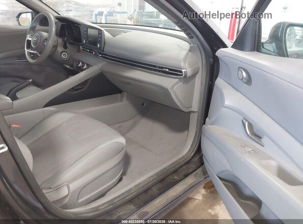 5NPLL4AGXMH046824 2021 HYUNDAI ELANTRA Gray წინა სალონის ხედი