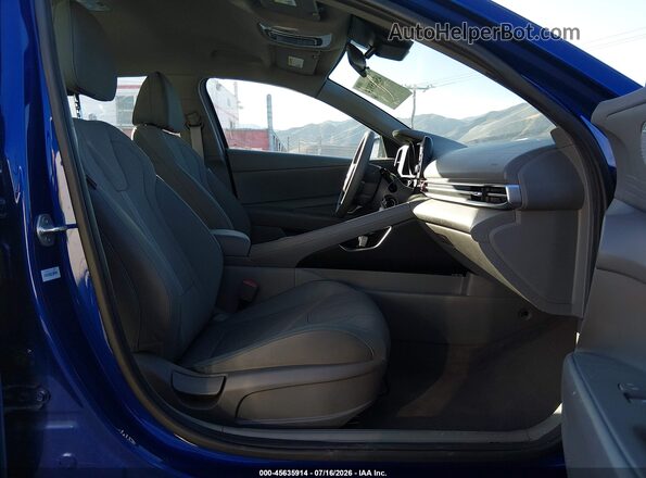 5NPLL4AGXMH048721 2021 HYUNDAI ELANTRA Blue Вид салону спереду