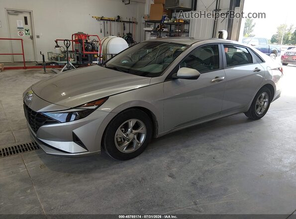 5NPLL4AGXMH050372 2021 HYUNDAI ELANTRA Silver Vista tres cuartos delantera izquierda