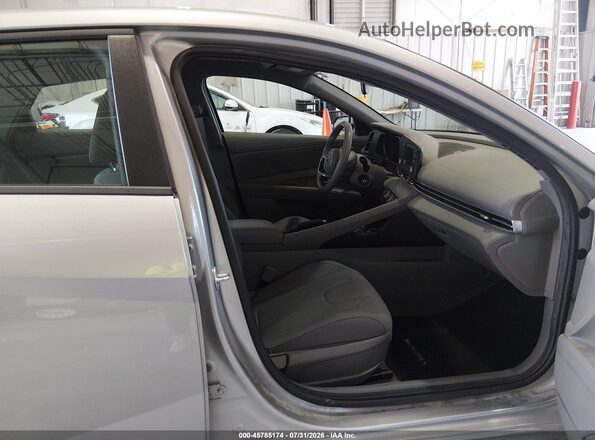 5NPLL4AGXMH050372 2021 HYUNDAI ELANTRA Silver Vista interior delantera