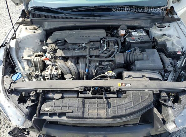 5NPLM4AG0NH070645 2022 HYUNDAI ELANTRA Silver Սալոնի հետևի տեսք