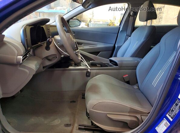 5NPLM4AG0NH078132 2022 HYUNDAI ELANTRA Blue Front interior view