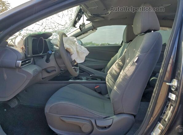5NPLM4AG1MH009500 2021 HYUNDAI ELANTRA Черный Вид салона спереди