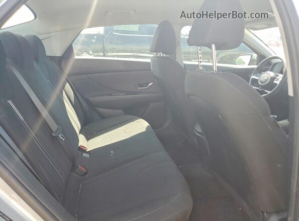5NPLM4AG1PH110265 2023 HYUNDAI ELANTRA Silver Widok tylnych siedzeń