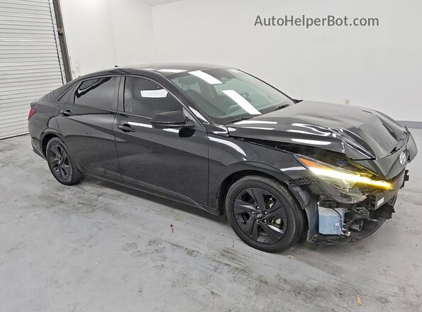 5NPLM4AG2MH007111 2021 HYUNDAI ELANTRA Black Delantero derecho
