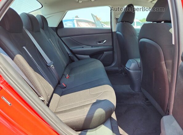5NPLM4AG2MH040643 2021 HYUNDAI ELANTRA Red Vista de los asientos traseros