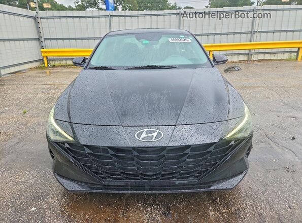 5NPLM4AG2NH067469 2022 HYUNDAI ELANTRA Black Widok z przodu