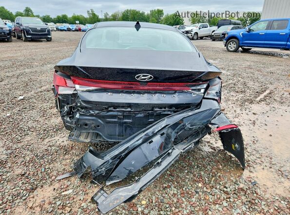 5NPLM4AG2NH069867 2022 HYUNDAI ELANTRA Black უკანა ხედი
