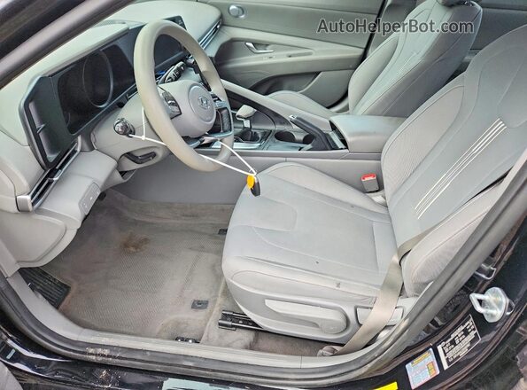 5NPLM4AG2NH069867 2022 HYUNDAI ELANTRA Black წინა სალონის ხედი