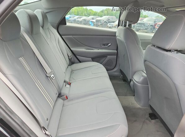 5NPLM4AG2NH069867 2022 HYUNDAI ELANTRA Black უკანა სავარძლების ხედი