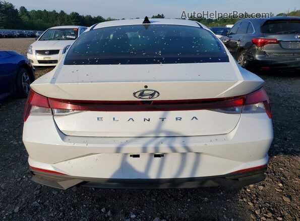 5NPLM4AG2NH072977 2022 HYUNDAI ELANTRA White Rear view