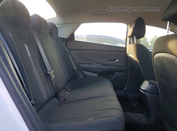 5NPLM4AG2NH072977 2022 HYUNDAI ELANTRA White Rear seats view