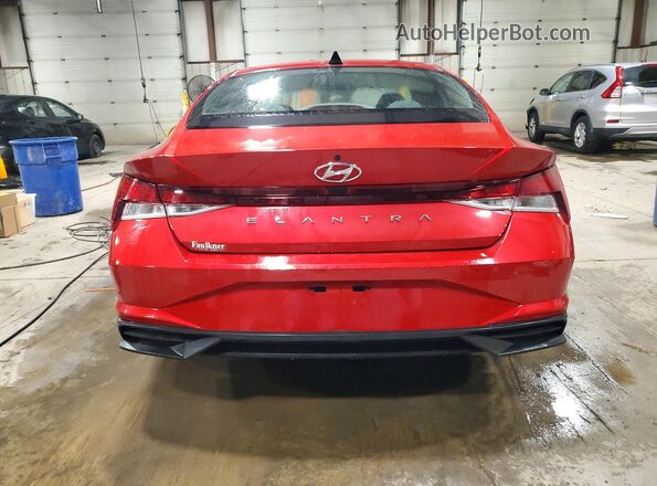 5NPLM4AG2PH087420 2023 HYUNDAI ELANTRA Red Вид ззаду