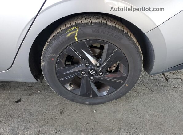 5NPLM4AG3MH045124 2021 HYUNDAI ELANTRA Silver 