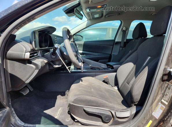 5NPLM4AG3NH078058 2022 HYUNDAI ELANTRA Black Widok wnętrza z przodu