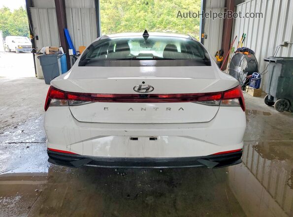 5NPLM4AG3PH103849 2023 HYUNDAI ELANTRA White Հետևի տեսք