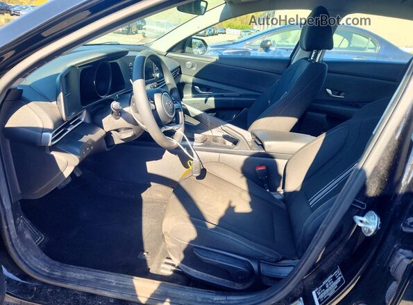 5NPLM4AG4NH054058 2022 HYUNDAI ELANTRA Black Սալոնի դիմացի տեսք