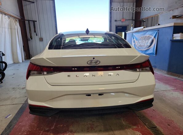 5NPLM4AG5MH042712 2021 HYUNDAI ELANTRA White Вид ззаду