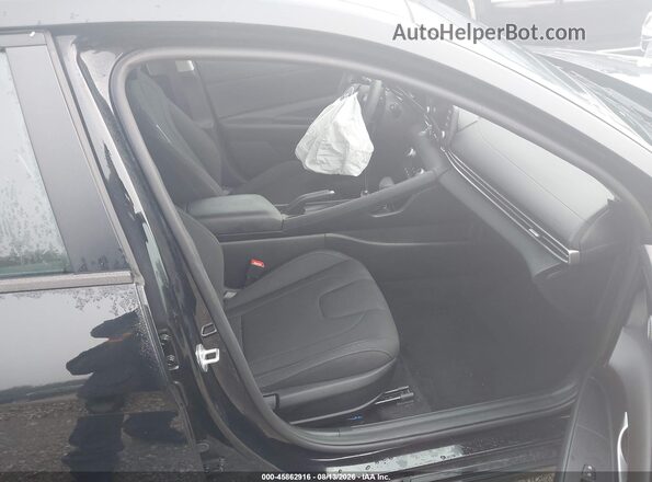 5NPLM4AG5NH069717 2022 HYUNDAI ELANTRA Black წინა სალონის ხედი