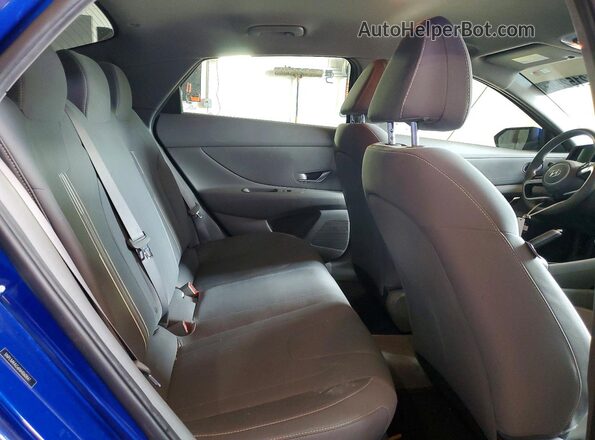 5NPLM4AG6NH060847 2022 HYUNDAI ELANTRA Blue Widok tylnych siedzeń