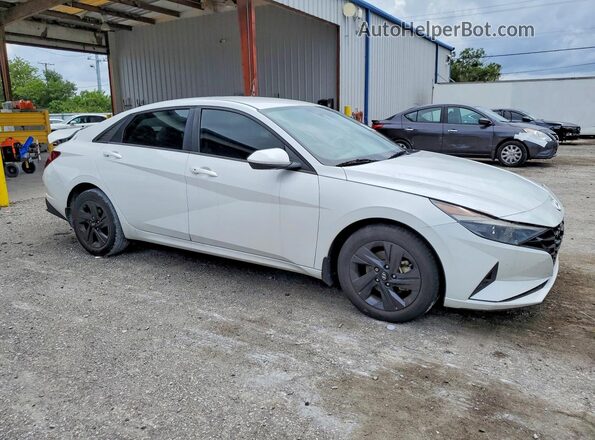 5NPLM4AG6NH067121 2022 HYUNDAI ELANTRA White Передня права чверть