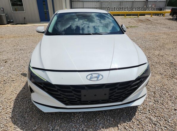 5NPLM4AG6PH095195 2023 HYUNDAI ELANTRA White Front view