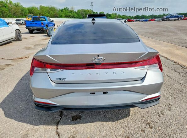 5NPLM4AG7MH019979 2021 HYUNDAI ELANTRA Серебряный Вид сзади