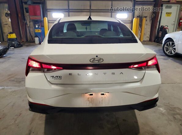 5NPLM4AG7MH045787 2021 HYUNDAI ELANTRA White Հետևի տեսք