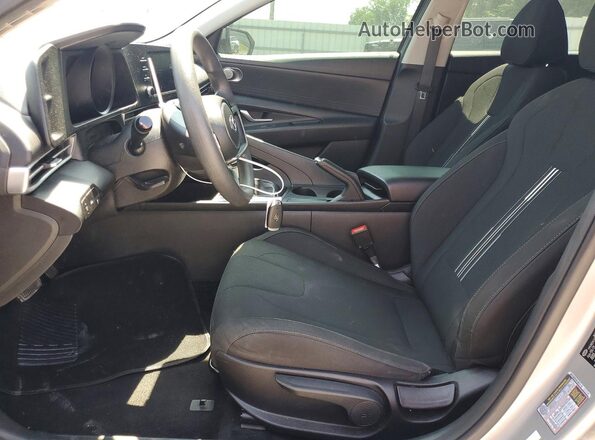 5NPLM4AG7MH045885 2021 HYUNDAI ELANTRA Silver Front interior view