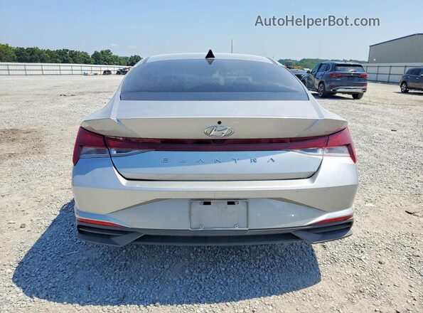5NPLM4AG7MH045885 2021 HYUNDAI ELANTRA Silver Rear view
