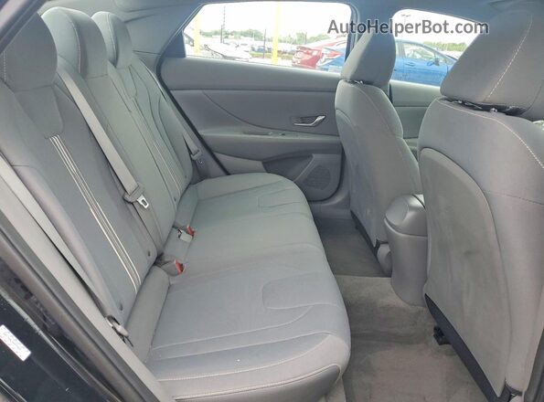 5NPLM4AG7NH075826 2022 HYUNDAI ELANTRA Black Rear seats view