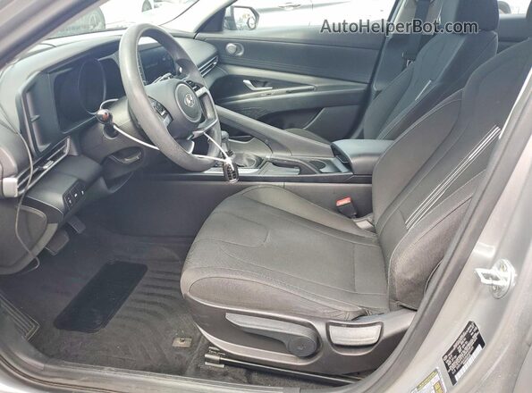 5NPLM4AG8MH045409 2021 HYUNDAI ELANTRA Silver Front interior view