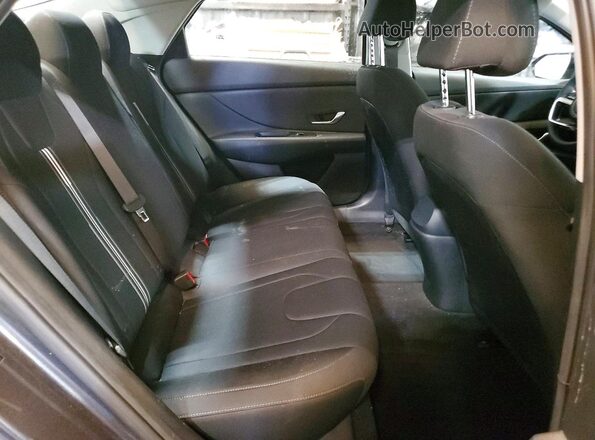 5NPLM4AG8NH077620 2022 HYUNDAI ELANTRA Black Rear seats view