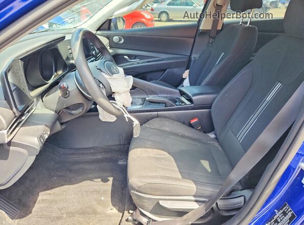5NPLM4AG9NH086049 2022 HYUNDAI ELANTRA Blue Widok wnętrza z przodu