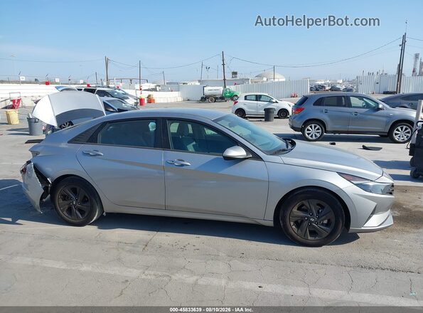 5NPLM4AG9PH099953 2023 HYUNDAI ELANTRA Silver სალონის 360-გრადუსიანი ხედი