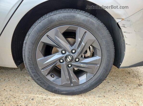5NPLM4AGXMH039319 2021 HYUNDAI ELANTRA Silver 