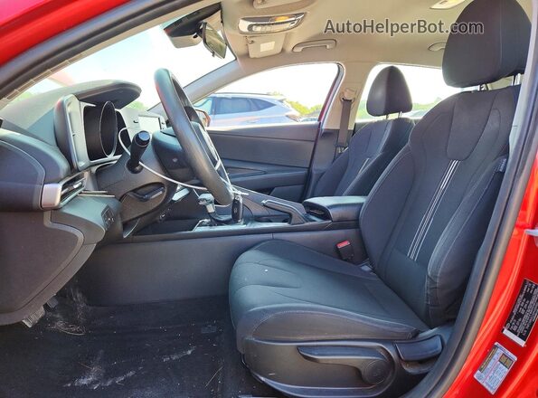 5NPLM4AGXPH109907 2023 HYUNDAI ELANTRA Red წინა სალონის ხედი
