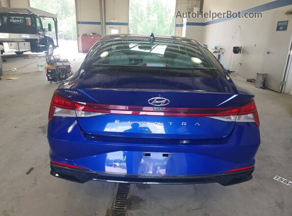 5NPLN4AG2NH057991 2022 HYUNDAI ELANTRA Blue Widok z tyłu