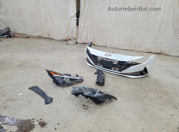 5NPLN4AG3MH022147 2021 HYUNDAI ELANTRA White Vista del compartimento del motor