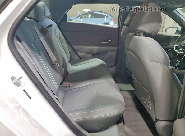 5NPLN4AG3MH022147 2021 HYUNDAI ELANTRA White Vista de los asientos traseros
