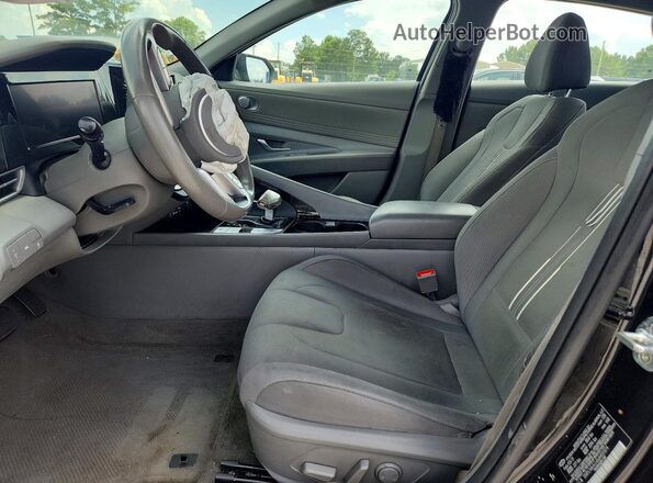 5NPLN4AG4MH031374 2021 HYUNDAI ELANTRA Black Widok wnętrza z przodu