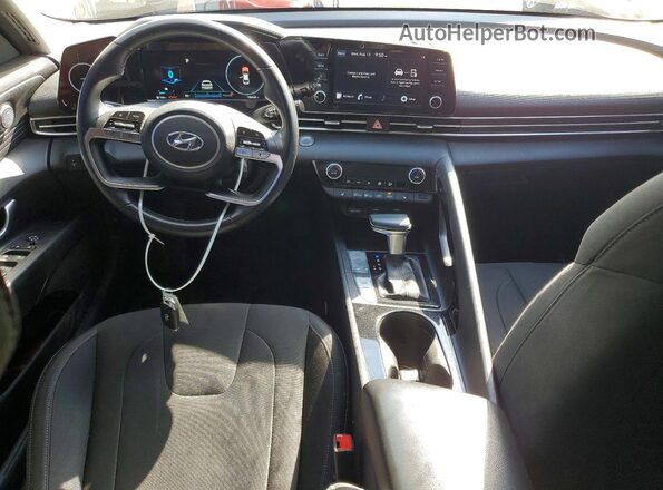 5NPLN4AG7NH076066 2022 HYUNDAI ELANTRA White Dashboard view