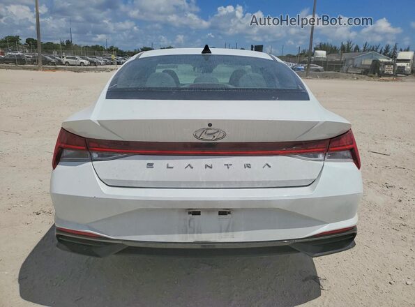 5NPLN4AG8MH029868 2021 HYUNDAI ELANTRA White უკანა ხედი