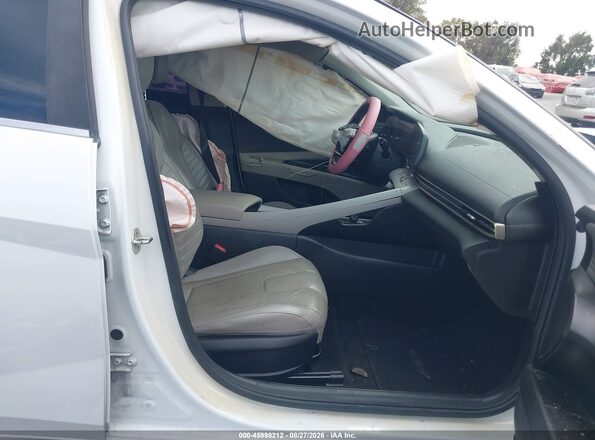 5NPLP4AG0MH042222 2021 HYUNDAI ELANTRA White Front interior view