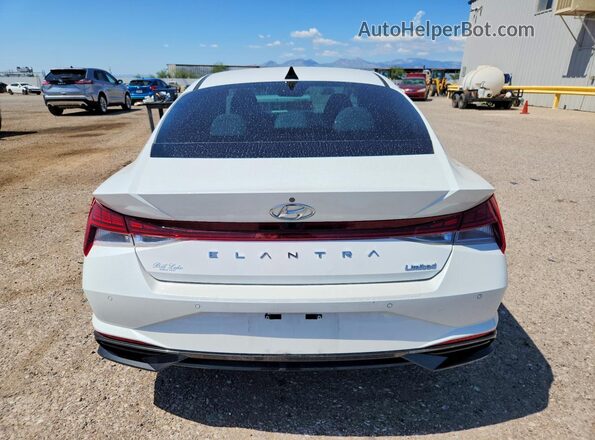 5NPLP4AG8NH053549 2022 HYUNDAI ELANTRA White Հետևի տեսք