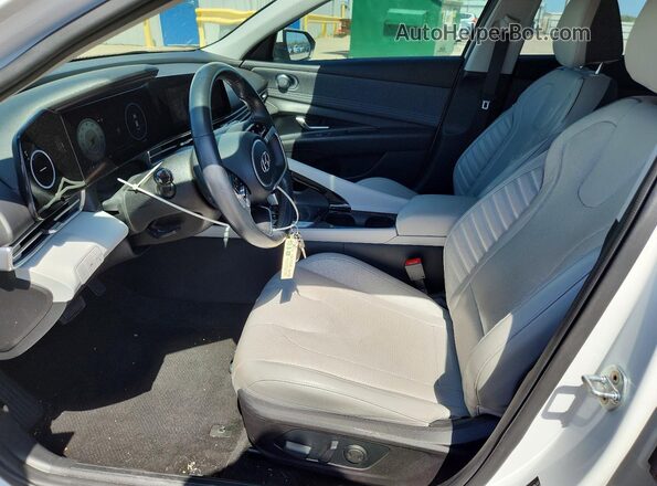 5NPLP4AG8NH053549 2022 HYUNDAI ELANTRA White Սալոնի դիմացի տեսք