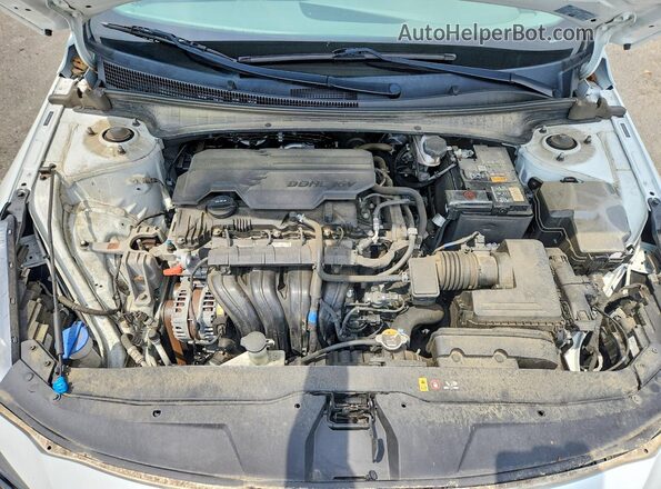 5NPLS4AG0NH064740 2022 HYUNDAI ELANTRA White Widok wnętrza z tyłu
