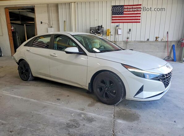 5NPLS4AG1NH076301 2022 HYUNDAI ELANTRA White Delantero derecho